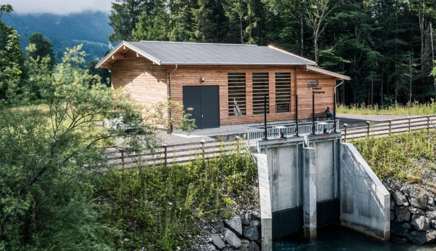 Außenansicht des Turbinenhauses am Illerursprung bei Oberstdorf