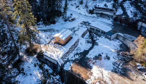 Wasserschloss am Oberbecken des Wasserkraftwerks Warmatsgund in Oberstdorf